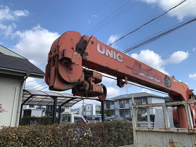 いすゞエルフクレーン3段小型（2t・3t）[写真09]