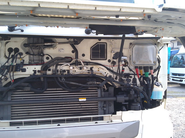 日野プロフィアアルミブロック大型（10t）[写真20]