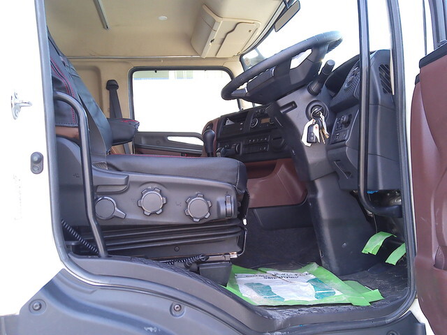 日野プロフィアアルミブロック大型（10t）[写真31]