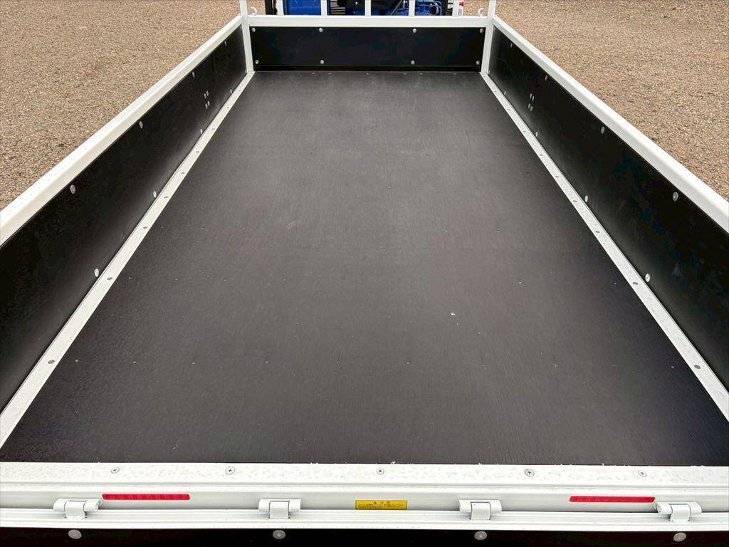 三菱ふそうキャンタークレーン4段小型（2t・3t）[写真07]