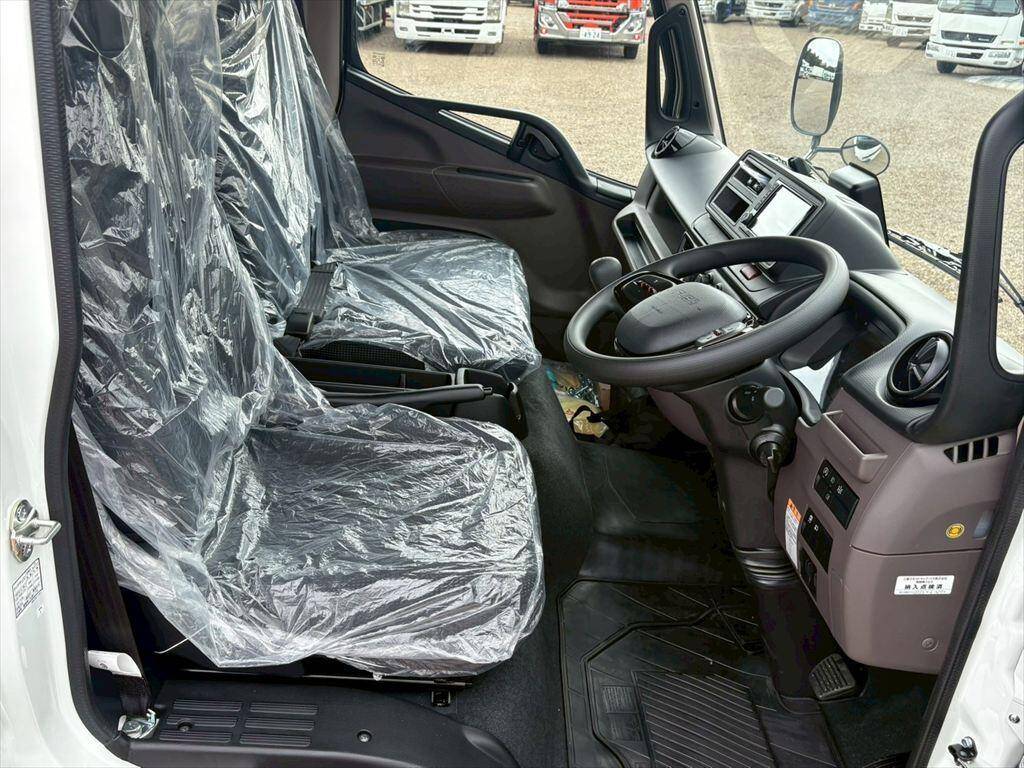 三菱ふそうキャンタークレーン4段小型（2t・3t）[写真18]