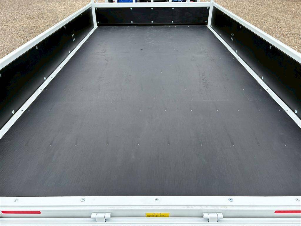 三菱ふそうキャンタークレーン4段小型（2t・3t）[写真07]