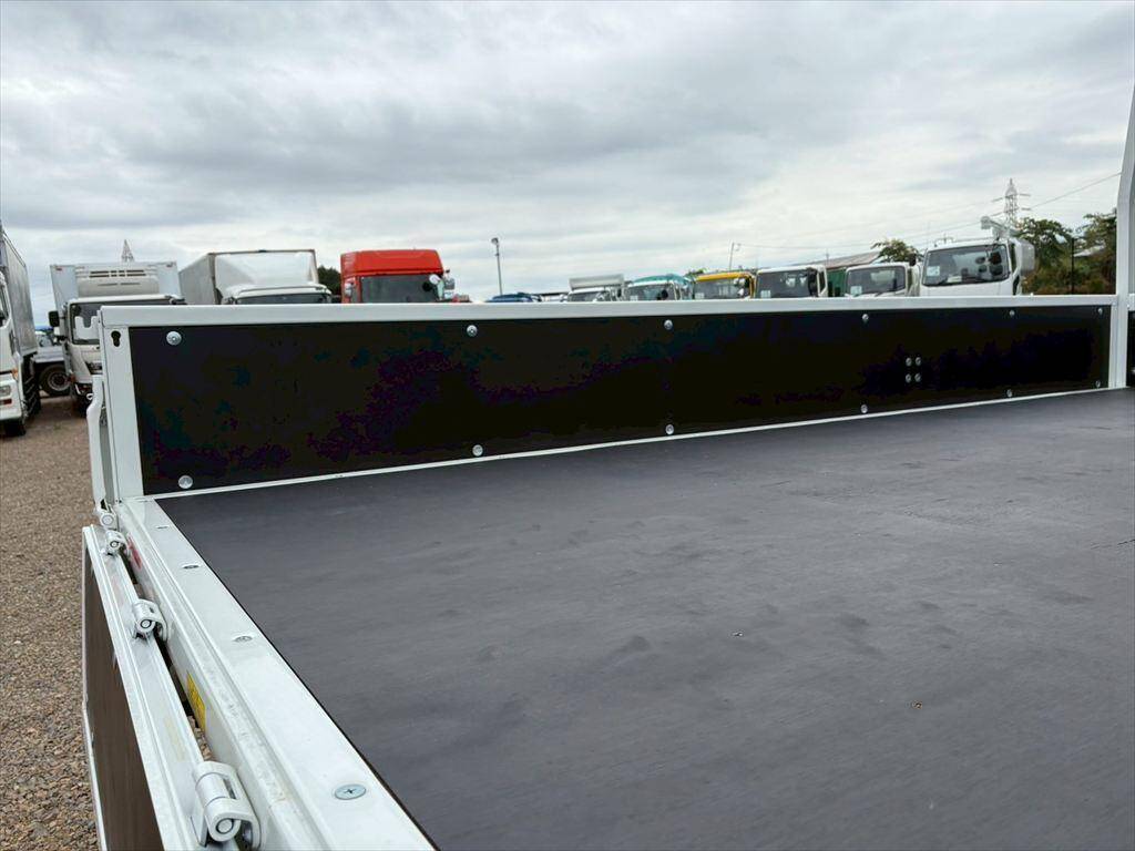 三菱ふそうキャンタークレーン4段小型（2t・3t）[写真08]