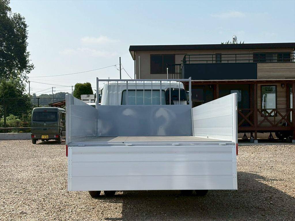 三菱ふそうファイターアルミブロック中型（4t）[写真11]