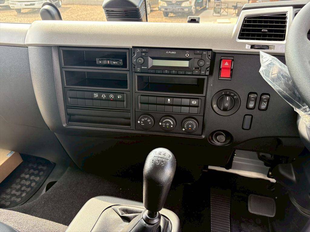 三菱ふそうファイターアルミブロック中型（4t）[写真22]