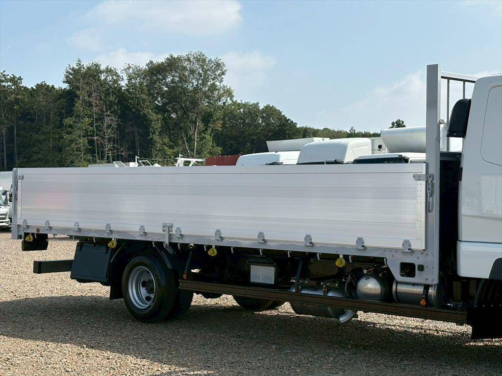 三菱ふそうファイターアルミブロック中型（4t）[写真05]