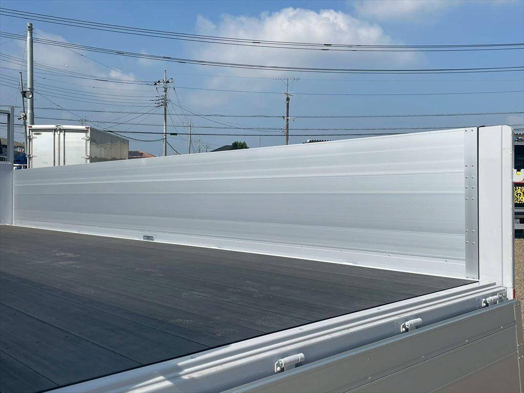 三菱ふそうファイターアルミブロック中型（4t）[写真10]