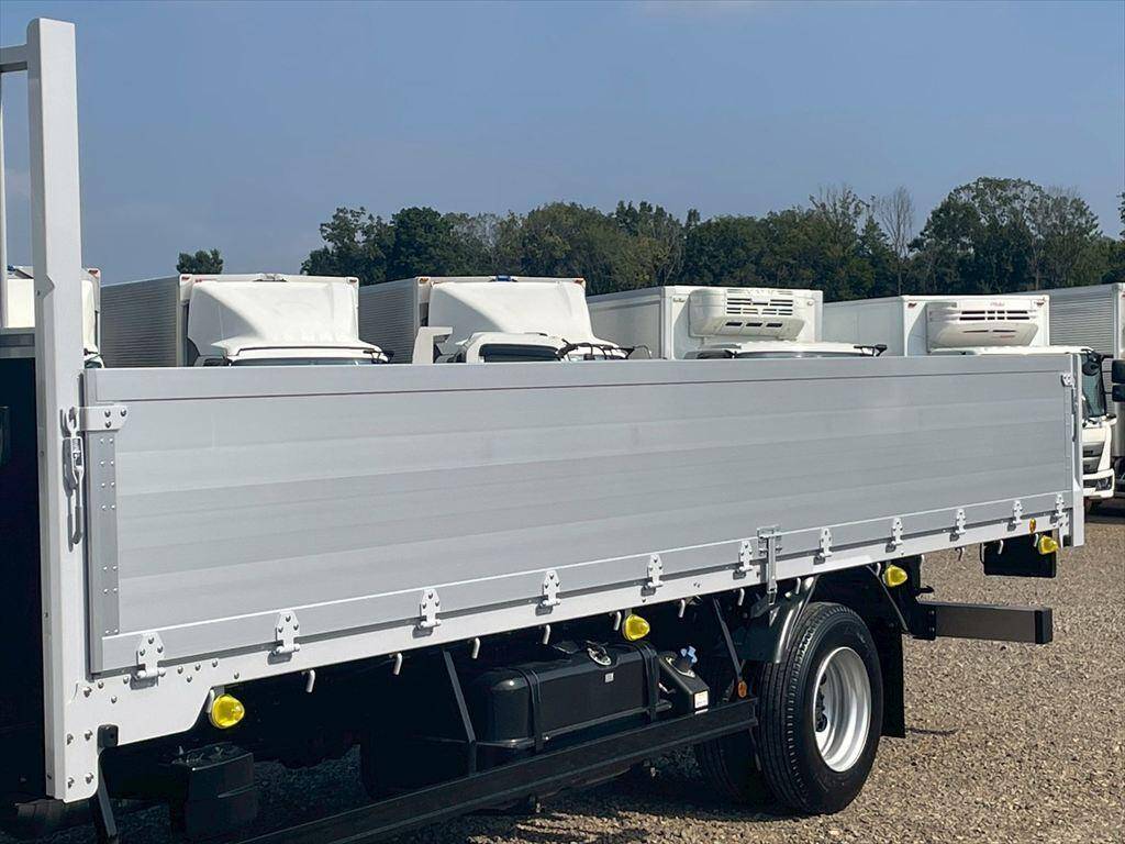 三菱ふそうファイターアルミブロック中型（4t）[写真06]