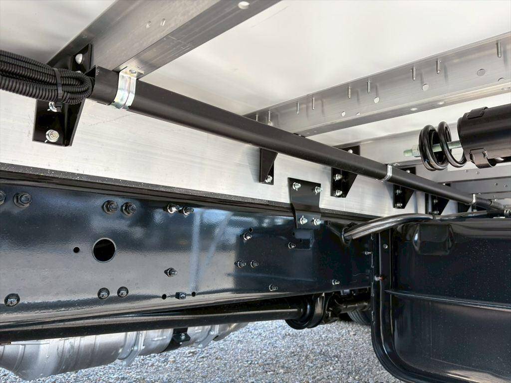 三菱ふそうファイターアルミウイング中型（4t）[写真15]