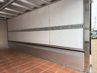 三菱ふそうファイターアルミウイング中型（4t）[写真11]