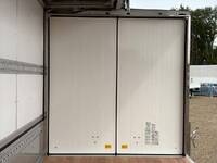 三菱ふそうファイターアルミウイング中型（4t）[写真12]