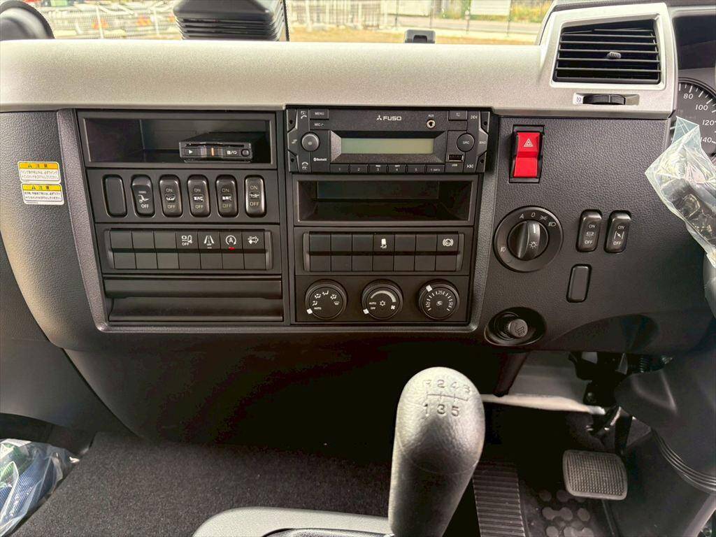 三菱ふそうファイターアルミウイング中型（4t）[写真22]