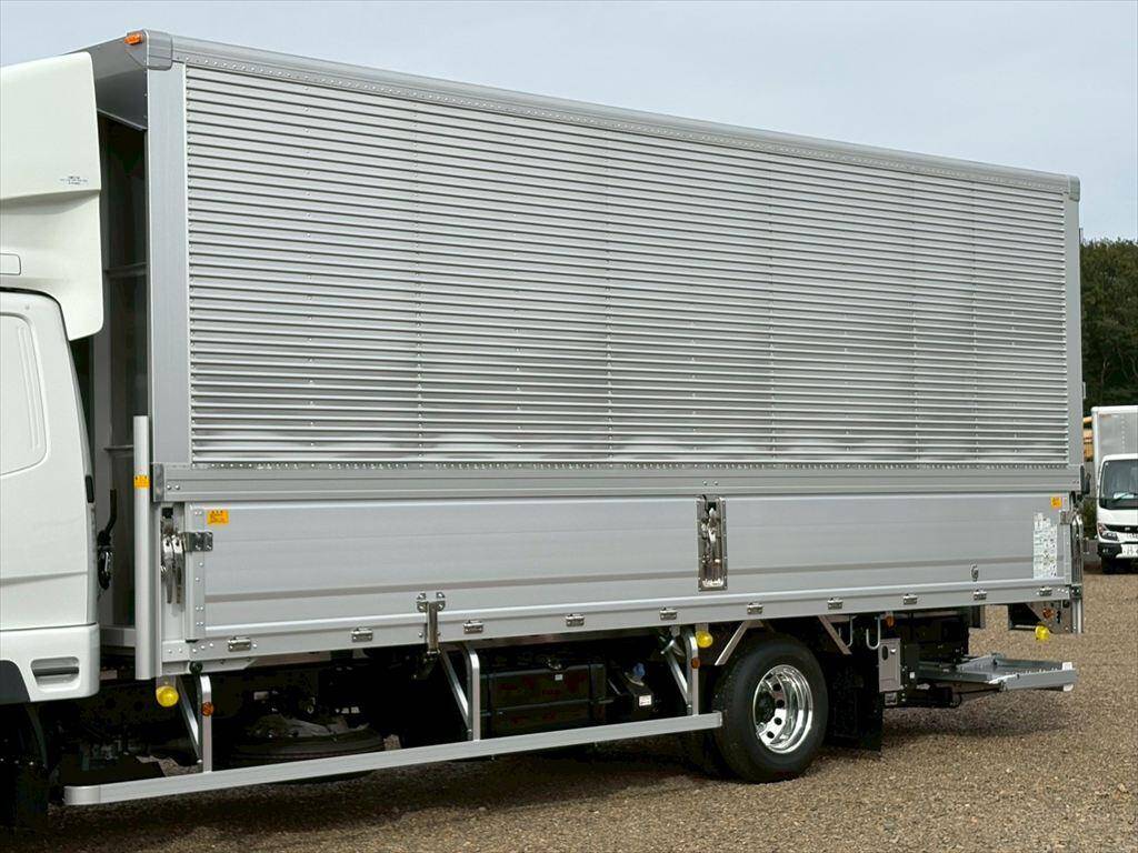 三菱ふそうファイターアルミウイング中型（4t）[写真06]