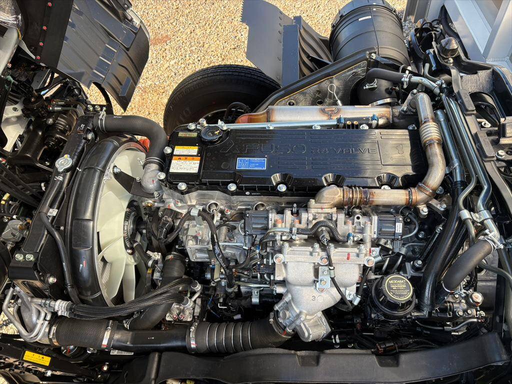 三菱ふそうファイターアルミウイング中型（4t）[写真19]