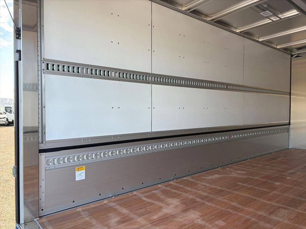 三菱ふそうファイターアルミウイング中型（4t）[写真09]