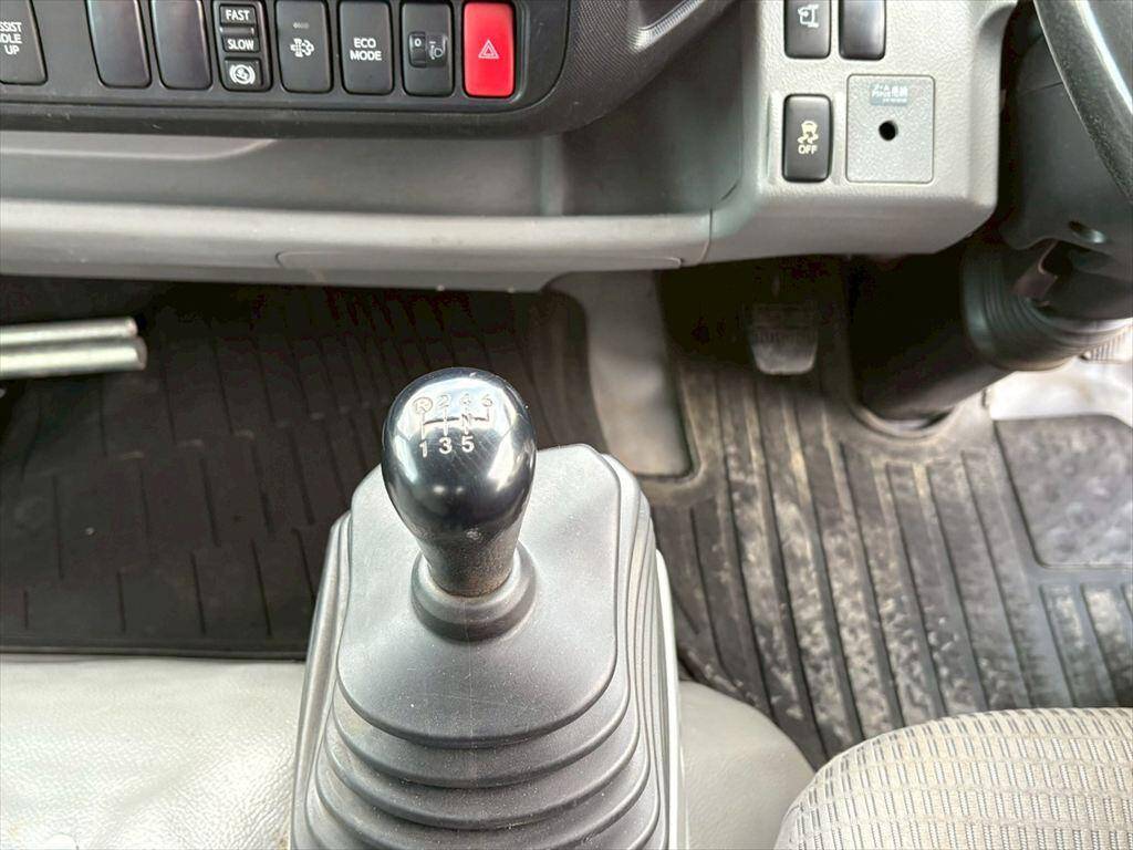 日野デュトロクレーン4段小型（2t・3t）[写真20]