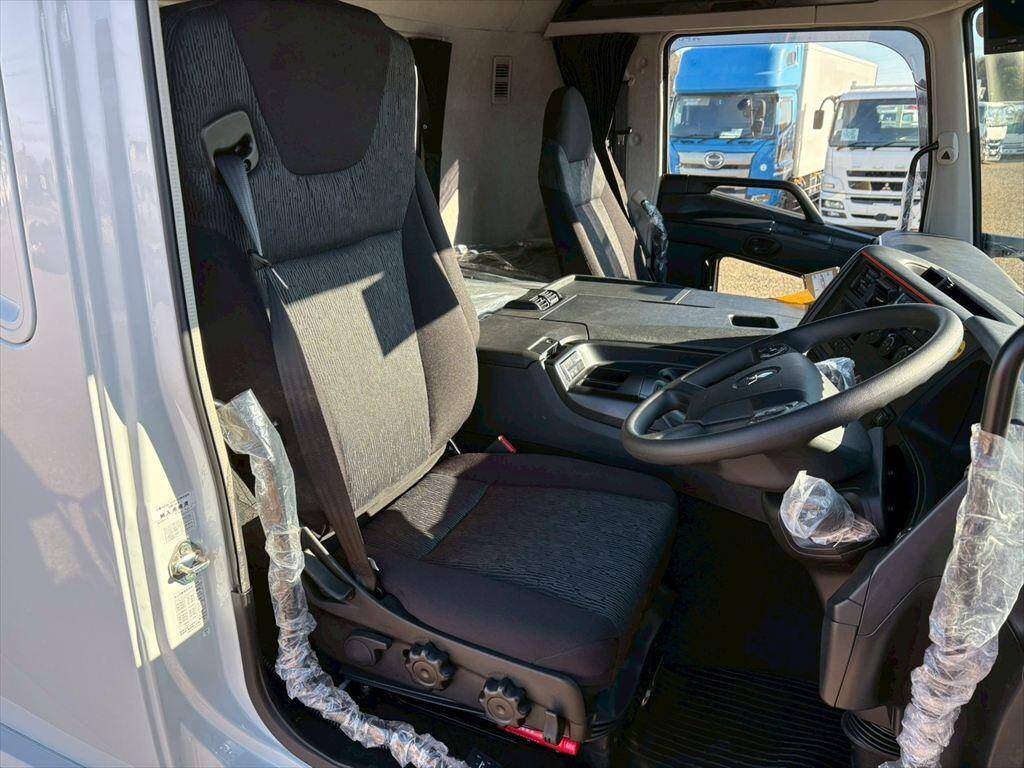 三菱ふそうスーパーグレートアルミウイング大型（10t）[写真21]