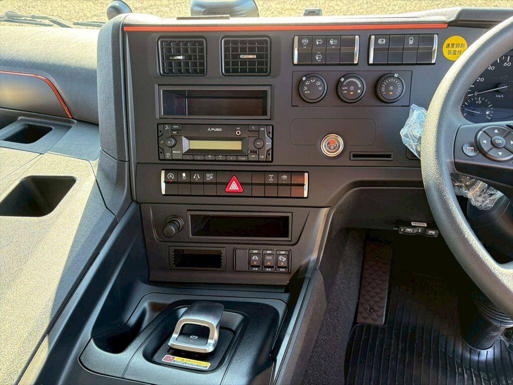 三菱ふそうスーパーグレートアルミウイング大型（10t）[写真22]