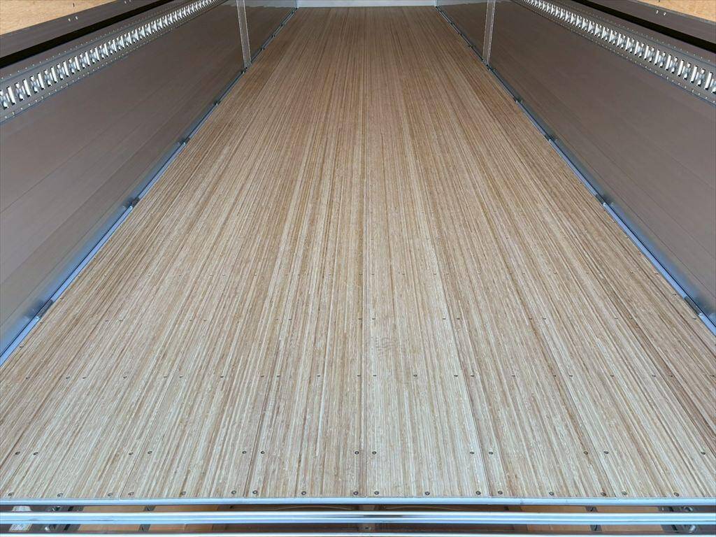 三菱ふそうスーパーグレートアルミウイング大型（10t）[写真08]