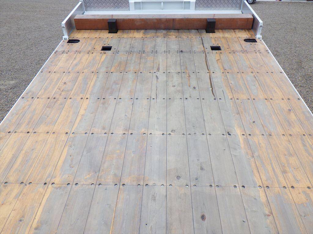 三菱ふそうスーパーグレートセーフティクレーン4段大型（10t）[写真10]