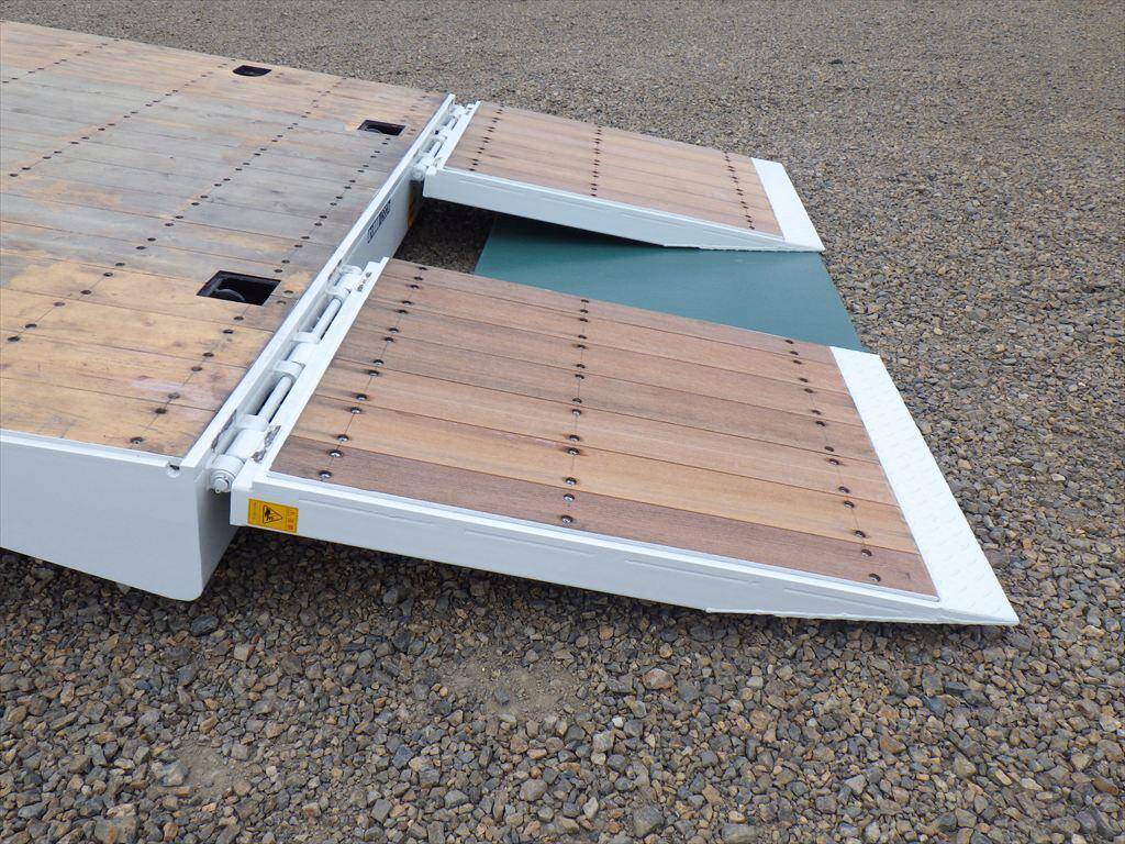 三菱ふそうスーパーグレートセーフティクレーン4段大型（10t）[写真12]