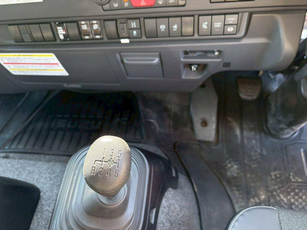 いすゞフォワードアルミウイング増トン（6t・8t）[写真23]