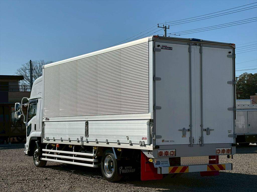 いすゞフォワードアルミウイング増トン（6t・8t）[写真03]