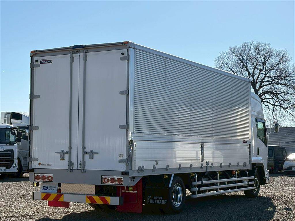 いすゞフォワードアルミウイング増トン（6t・8t）[写真04]