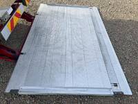 日野レンジャー冷蔵冷凍ウイング中型（4t）[写真13]