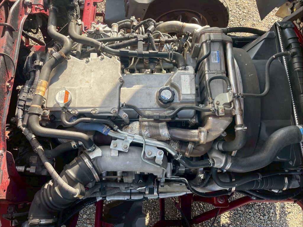 日野レンジャー冷蔵冷凍ウイング中型（4t）[写真19]