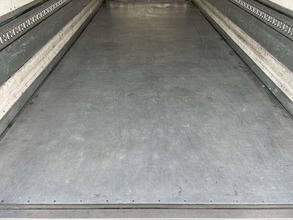 日野レンジャー冷蔵冷凍ウイング中型（4t）[写真08]