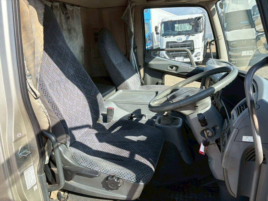 三菱ふそうファイターアルミブロック増トン（6t・8t）[写真18]