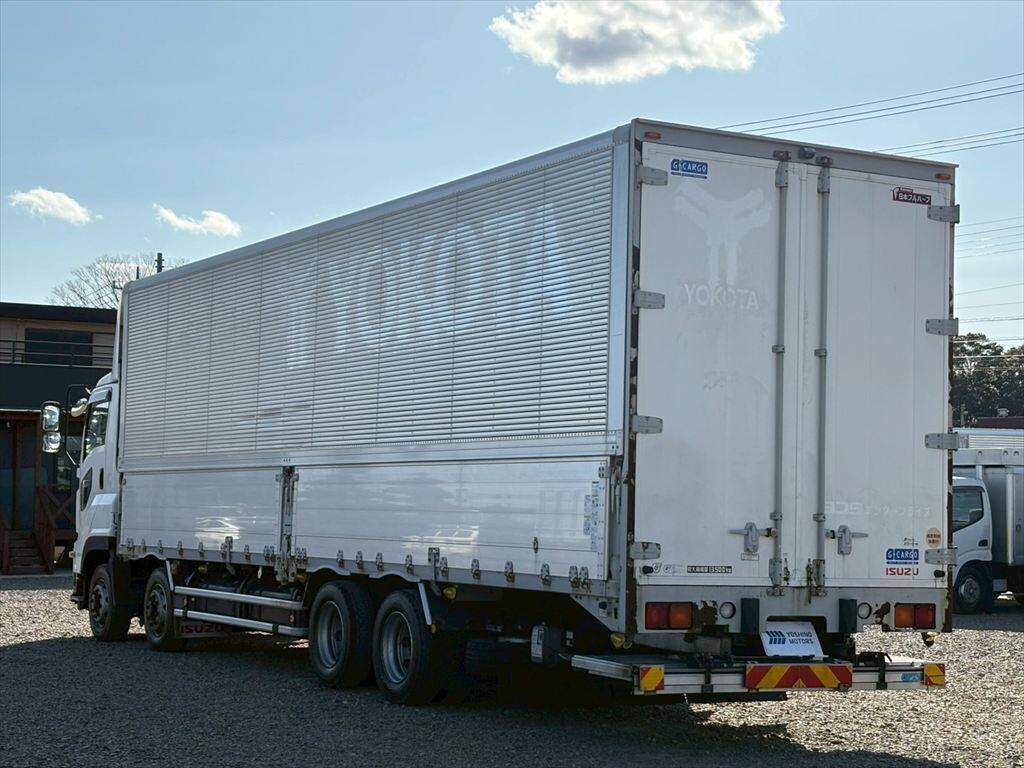 いすゞギガアルミウイング大型（10t）[写真03]