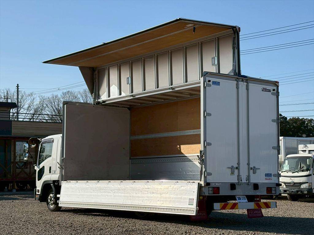 いすゞフォワードアルミウイング中型（4t）[写真12]