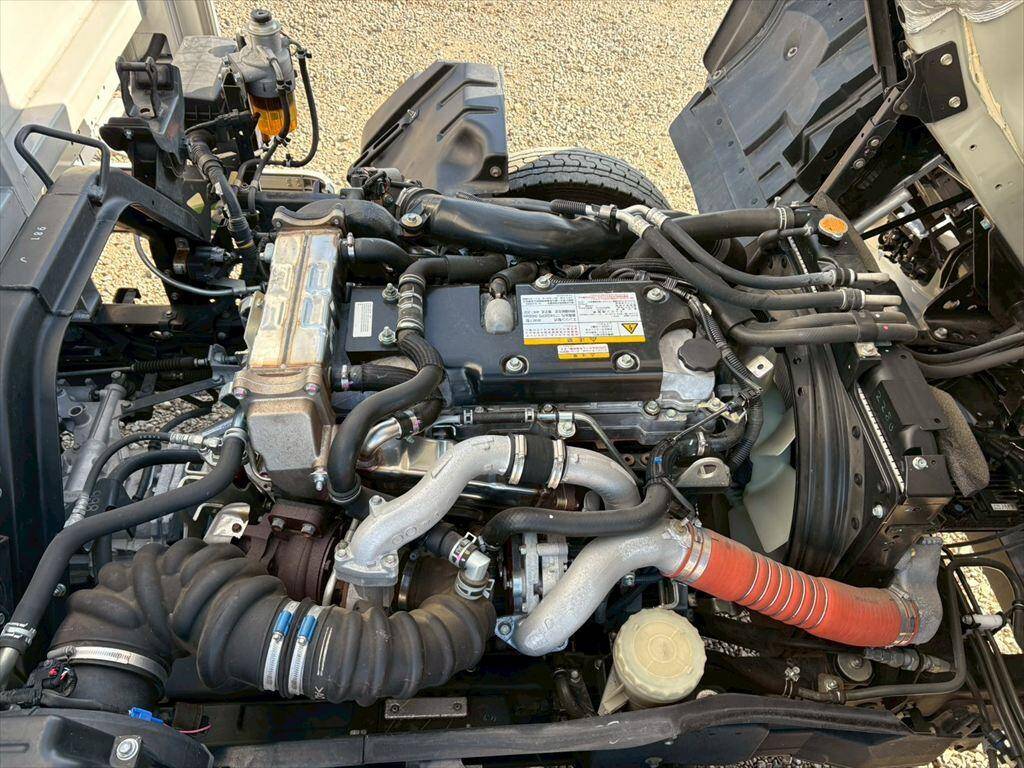 いすゞフォワードアルミウイング中型（4t）[写真19]