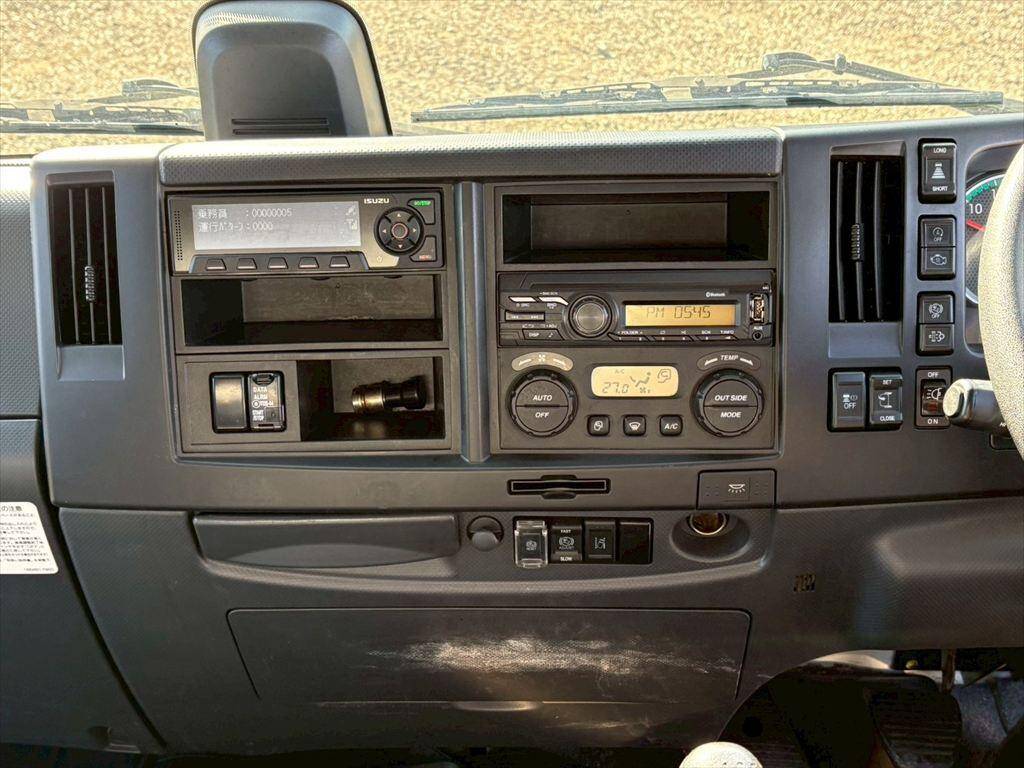 いすゞフォワードアルミウイング中型（4t）[写真22]