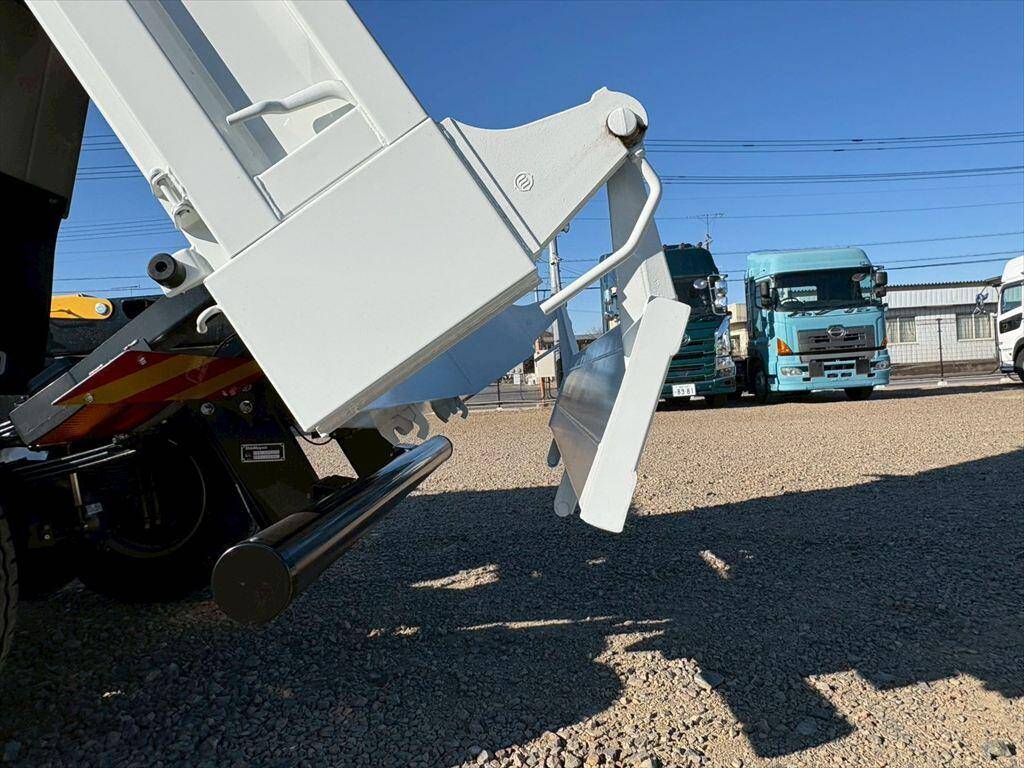 三菱ふそうファイターダンプ中型（4t）[写真12]