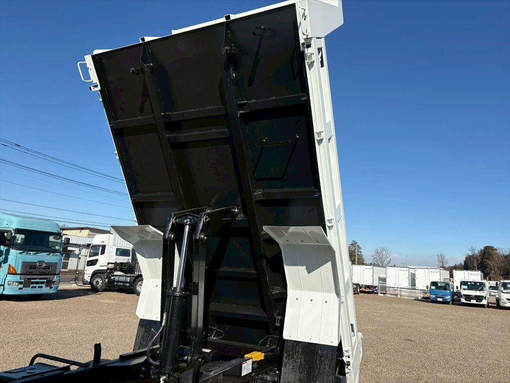 三菱ふそうファイターダンプ中型（4t）[写真13]