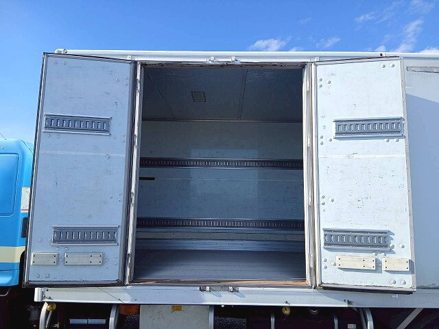 日野レンジャー冷凍車（冷蔵車）中型（4t）[写真11]
