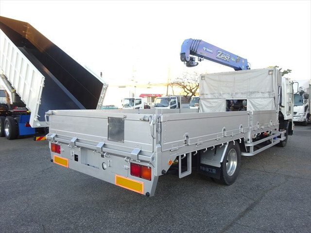 いすゞフォワードセルフクレーン5段増トン（6t・8t）[写真02]