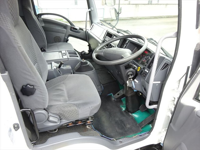 いすゞフォワードセルフクレーン5段増トン（6t・8t）[写真23]