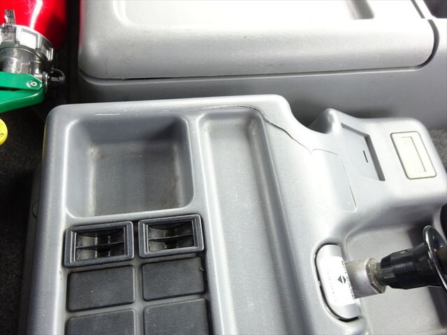 いすゞフォワードセルフクレーン5段増トン（6t・8t）[写真29]