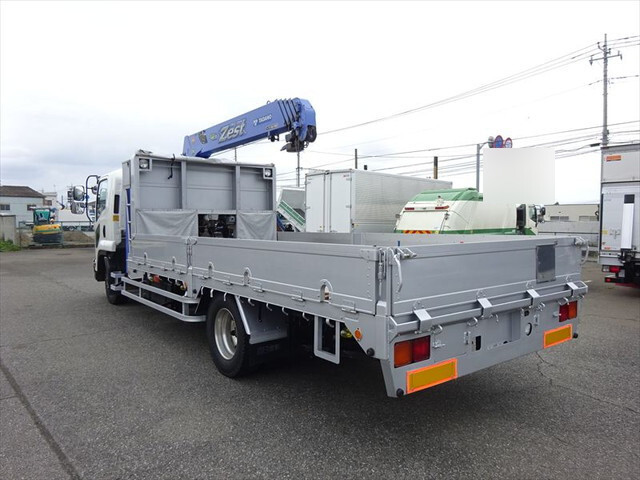 いすゞフォワードセルフクレーン5段増トン（6t・8t）[写真04]