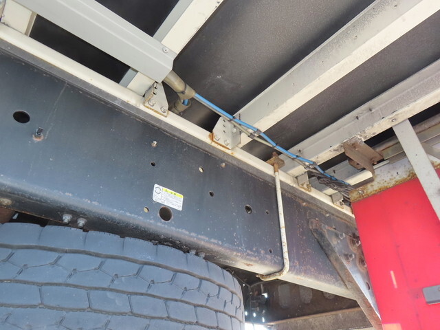 いすゞギガアルミウイング大型（10t）[写真11]