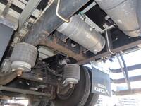 いすゞギガアルミウイング大型（10t）[写真13]