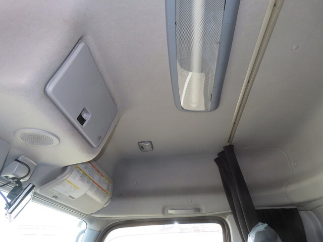 いすゞギガアルミウイング大型（10t）[写真23]