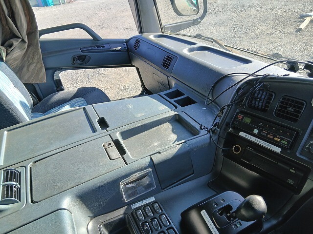 三菱ふそうスーパーグレートアルミブロック大型（10t）[写真22]