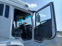 三菱ふそうスーパーグレートアルミブロック大型（10t）[写真32]