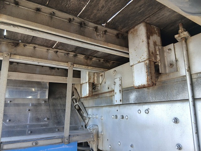 三菱ふそうスーパーグレートアルミブロック大型（10t）[写真33]