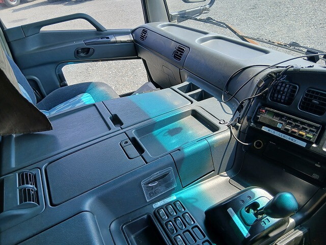 三菱ふそうスーパーグレートアルミブロック大型（10t）[写真36]